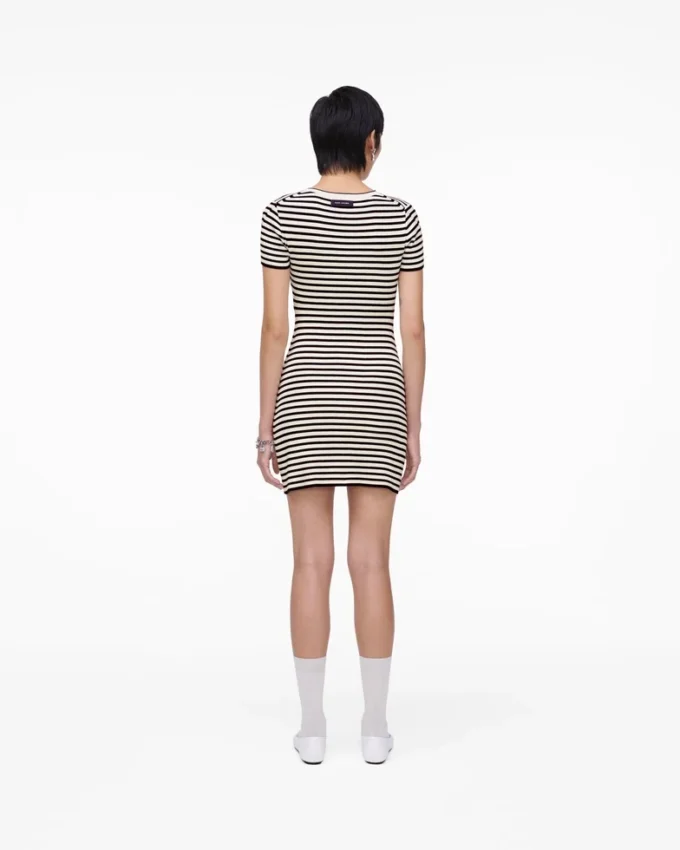 Abito in maglia con cuciture Abito in maglia con cuciture
