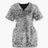 Abito in maglia con scollo a V e paillettes Abito in maglia con scollo a V e paillettes