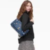 Borsa doppia grande in denim con ciondoli Borsa doppia grande in denim con ciondoli
