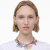 Collana con ciondolo adesivo