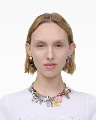 Collana con ciondolo adesivo