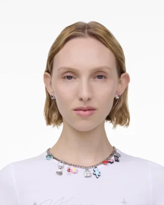 Collana con ciondolo adesivo