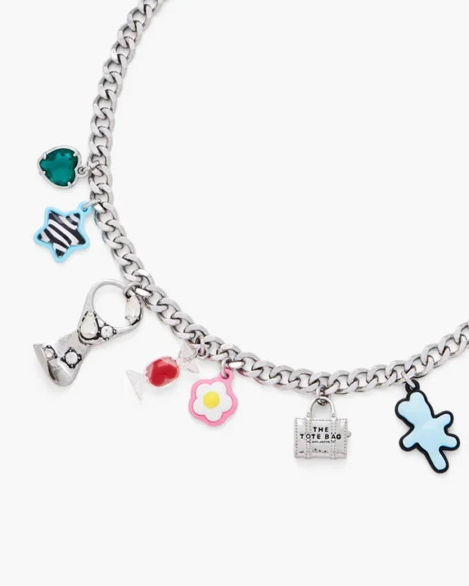 Collana con ciondolo adesivo