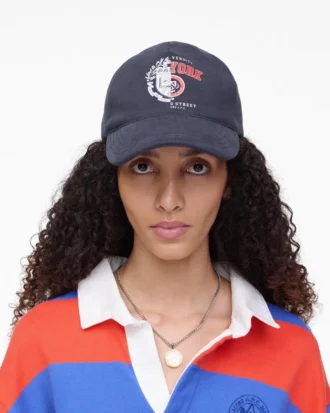 Il cappellino Eden di A.P.C. X Marc Jacobs Il cappellino Eden di A.P.C. X Marc Jacobs