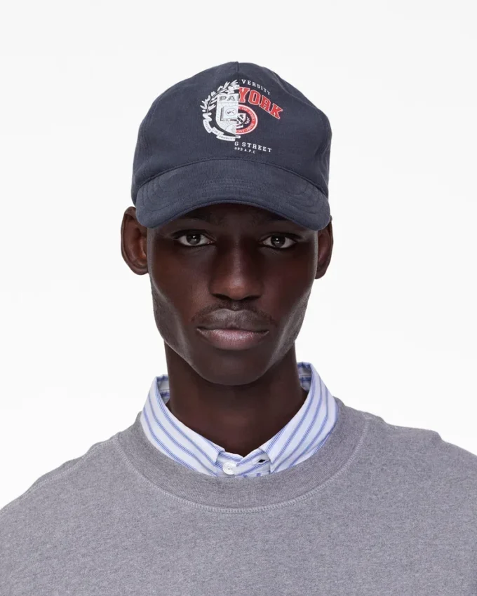 Il cappellino Eden di A.P.C. X Marc Jacobs Il cappellino Eden di A.P.C. X Marc Jacobs