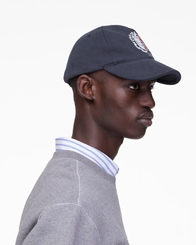 Il cappellino Eden di A.P.C. X Marc Jacobs Il cappellino Eden di A.P.C. X Marc Jacobs