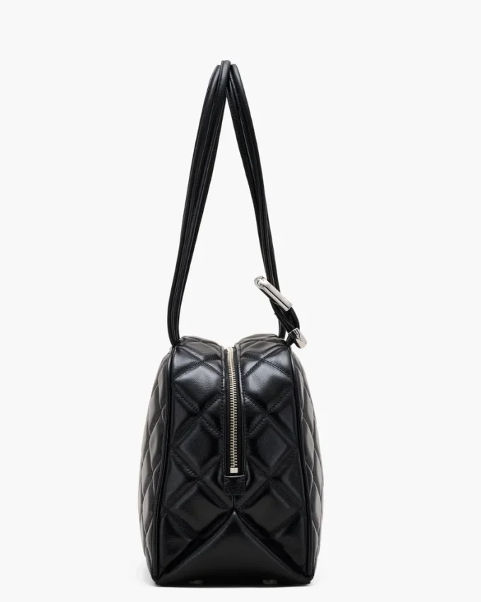 La borsa doppia in pelle trapuntata La borsa doppia in pelle trapuntata