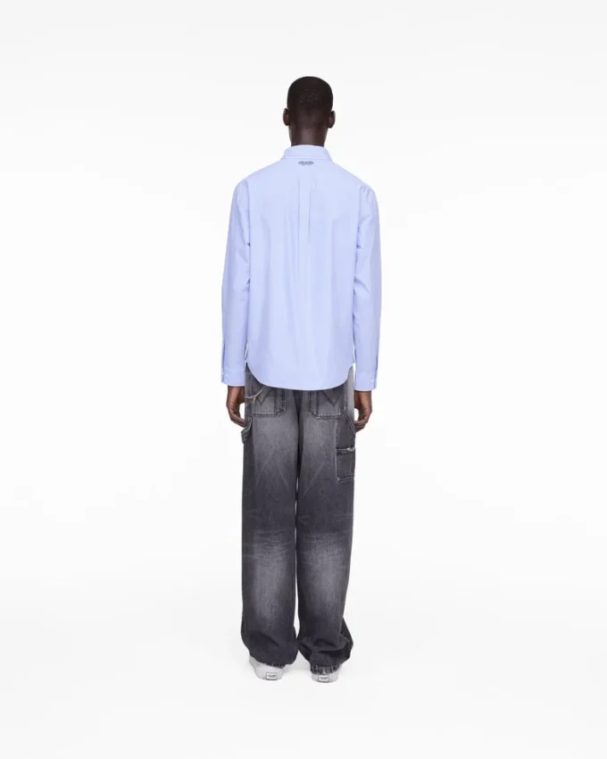 LA CAMICIA A RIGHE LA CAMICIA A RIGHE
