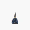 La mini borsa doppia in denim con ciondoli La mini borsa doppia in denim con ciondoli