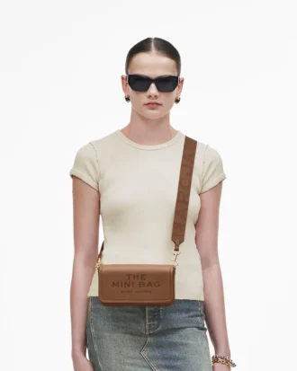 La mini borsa in pelle La mini borsa in pelle