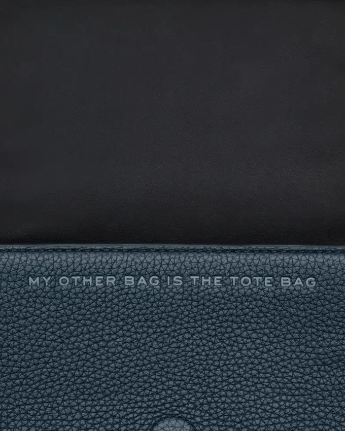 La mini borsa in pelle La mini borsa in pelle