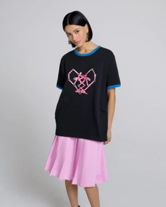maglietta con cuore corsetto 1 330x413 - Maglietta con cuore corsetto