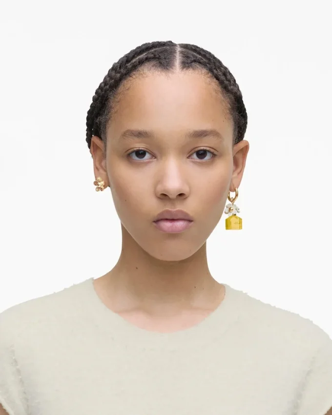 Mini Icon Daisy Earrings