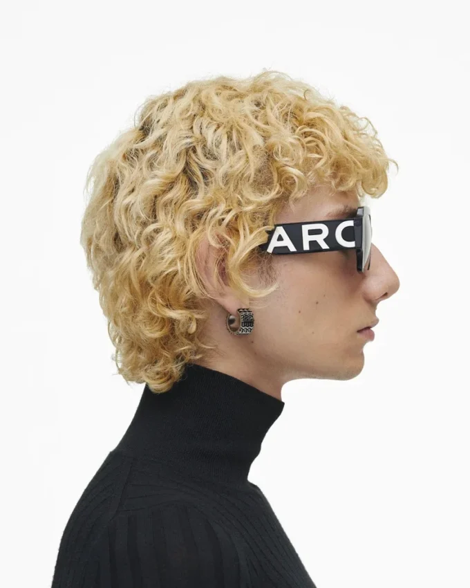 Occhiali da sole squadrati con logo audace Occhiali da sole squadrati con logo audace