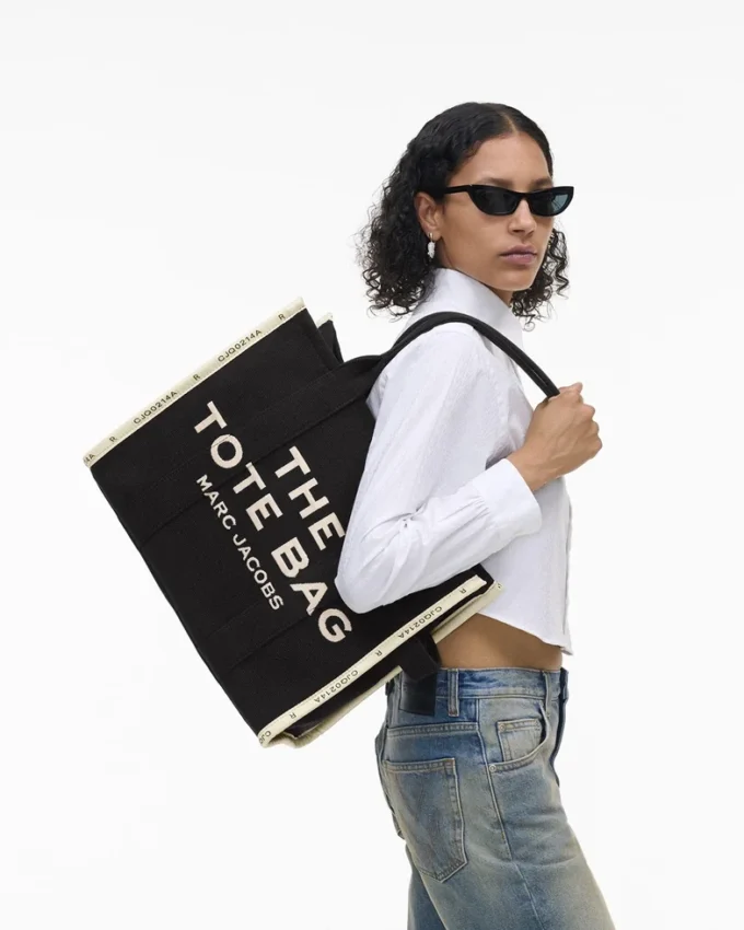 The large jacquard Tote Bag