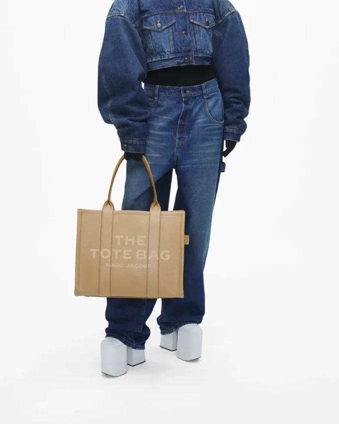 The large Tote Bag in pelle The large Tote Bag in pelle