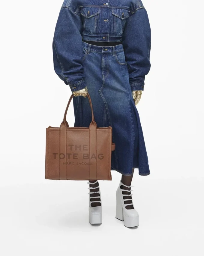 The large Tote Bag in pelle The large Tote Bag in pelle