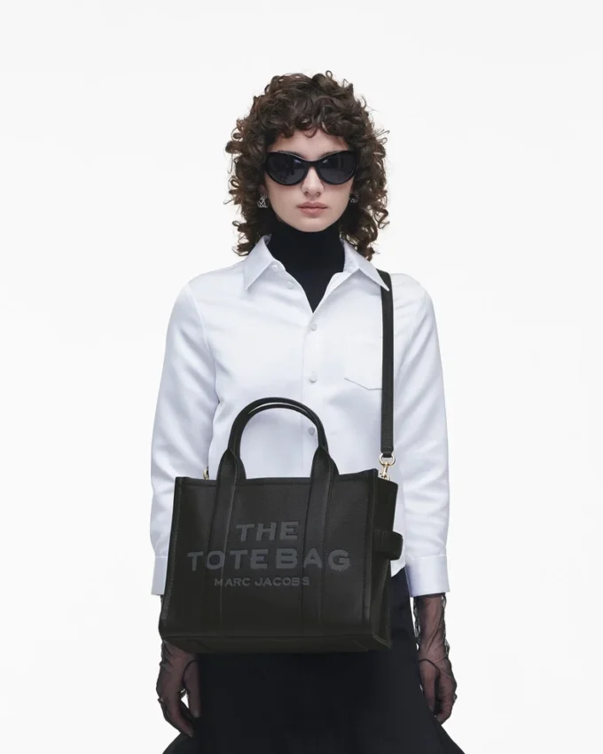 The medium Tote Bag in pelle