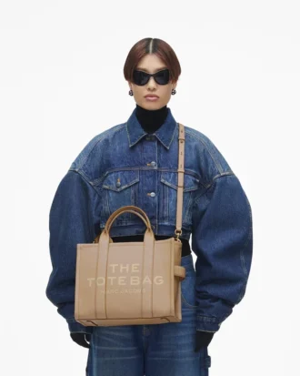 The medium Tote Bag in pelle