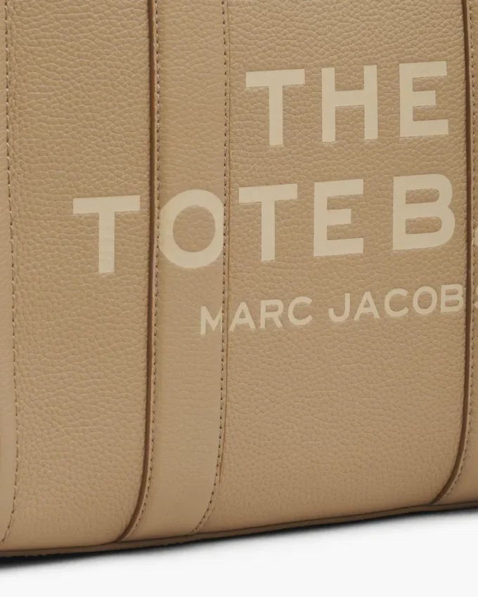 The medium Tote Bag in pelle