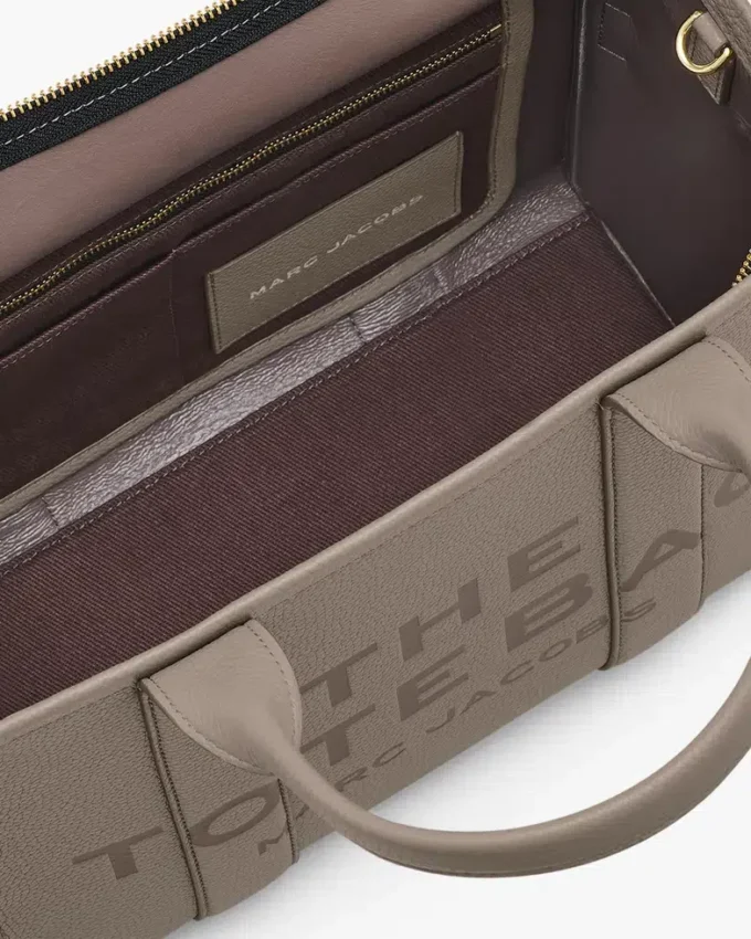 The medium Tote Bag in pelle