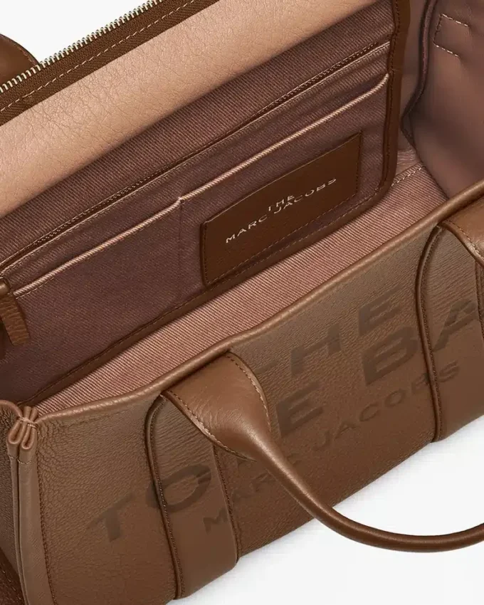 The medium Tote Bag in pelle