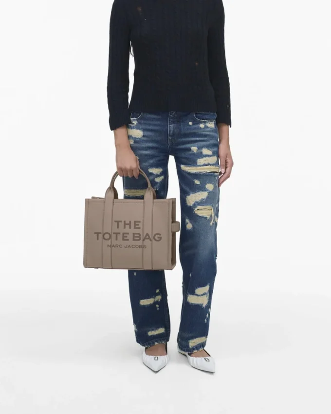 The medium Tote Bag in pelle