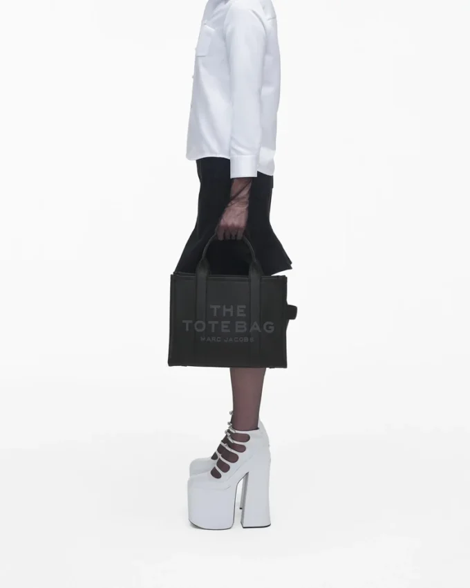 The medium Tote Bag in pelle