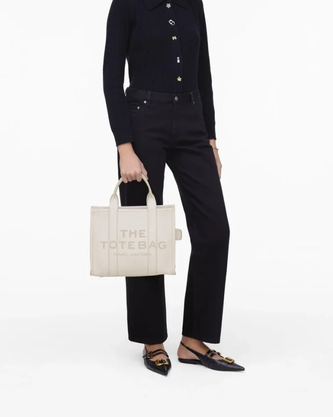 The medium Tote Bag in pelle The medium Tote Bag in pelle
