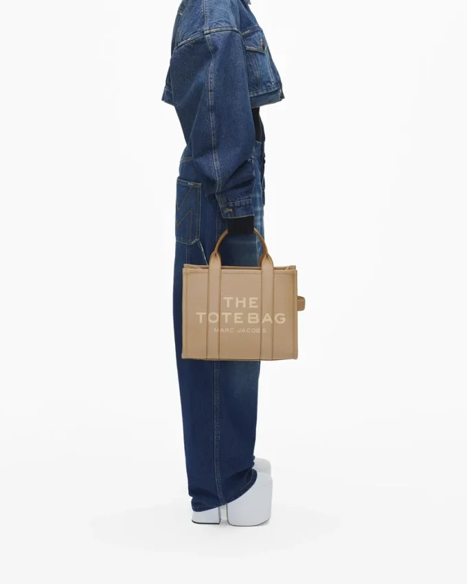 The medium Tote Bag in pelle
