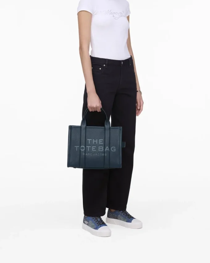 The medium Tote Bag in pelle
