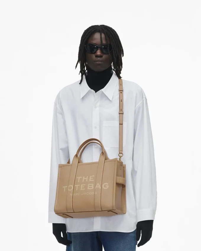 The medium Tote Bag in pelle