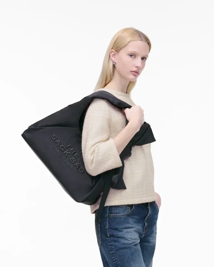 The Sack Bag in nylon con fiocco