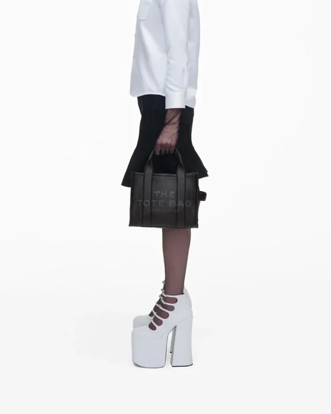 The small Tote Bag in leather The small Tote Bag in leather