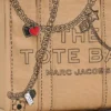 The Tote Bag media in tela con charm Trompe L’Oeil The Tote Bag media in tela con charm Trompe L’Oeil