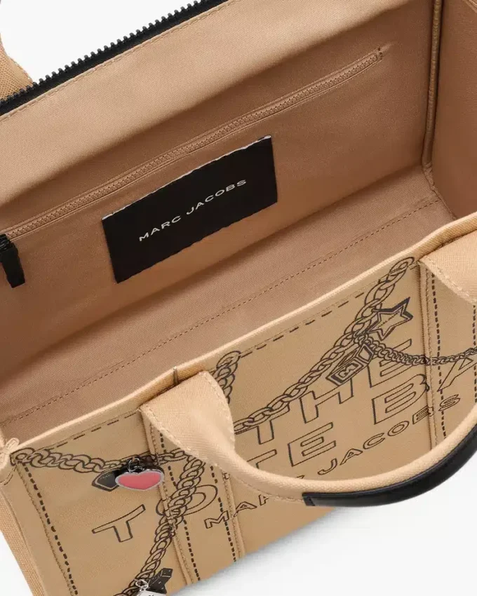 The Tote Bag media in tela con charm Trompe L’Oeil The Tote Bag media in tela con charm Trompe L’Oeil