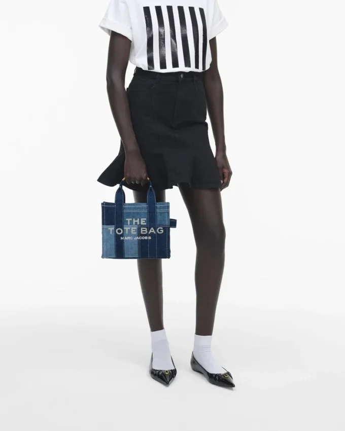 The Tote Bag piccola in denim The Tote Bag piccola in denim
